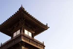 児島観光港に建つ野﨑浜灯台